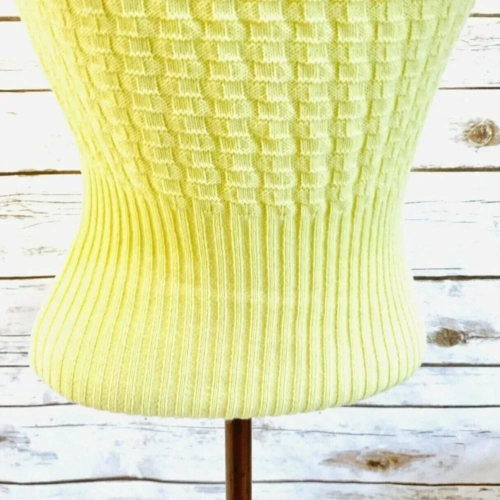 Women Sleeveless Pull Over 100% Acrylic Fiber Yellow Knitted Top Size Small  Qua - Picture 10 of 12